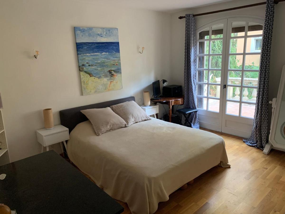 Magnifique Demeure Familiale Villa Castries Exterior foto